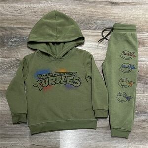 3/$30- Teenage Mutant Ninja Turtles boys 3T hoodie and jogger set